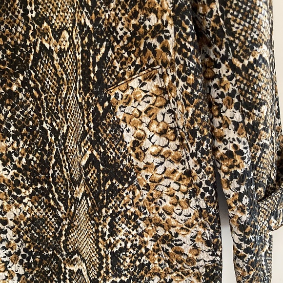 Jones New York Python Print Short Trench Coat Size Small - Picture 11 of 15